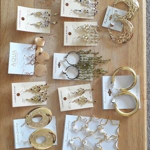 Bundle of 14 Pairs of Pierced Earrings W110